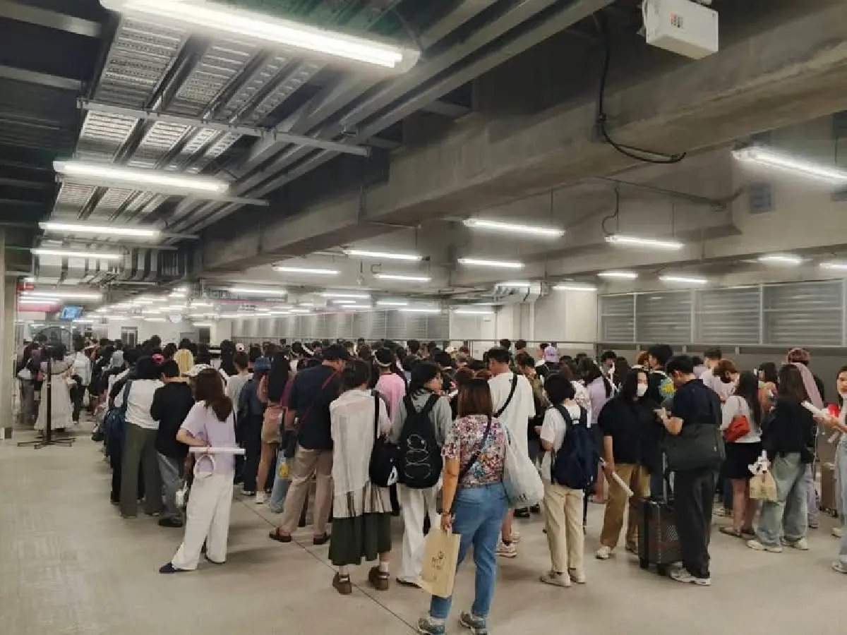 คึกคัก! หยุดยาววันแรกคนแห่ใช้ระบบรางทะลุ 1.2 ล้านคน-เที่ยว