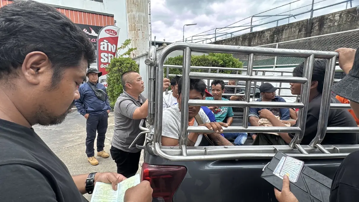 ด่วน! ตร.พบชาวต่างด้าว 8 ราย น่าสงสัยใกล้พื้นที่ชุมนุมอนุสาวรีย์ฯ