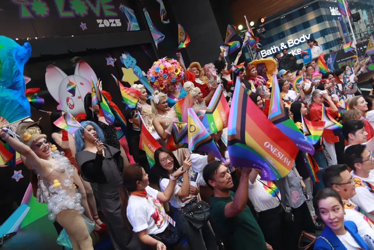 สุดปัง! บางกอกไพรด์พาเหรด LGBTQIAN+ ร่วมงานทะลุ 3 แสนคน