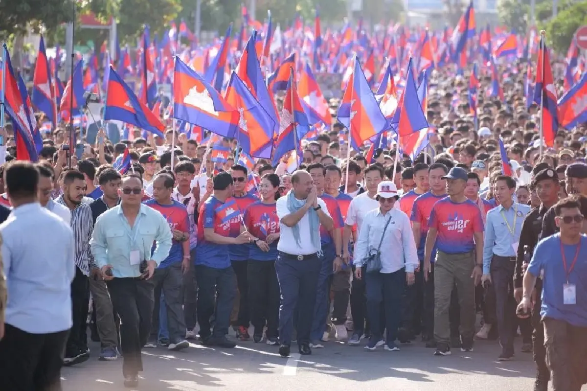 ไทม์ไลน์ปะทะช่องบก - คลิปคุย "อังเคิลฮุน เซน" สั่นเก้าอี้ "นายกฯ"