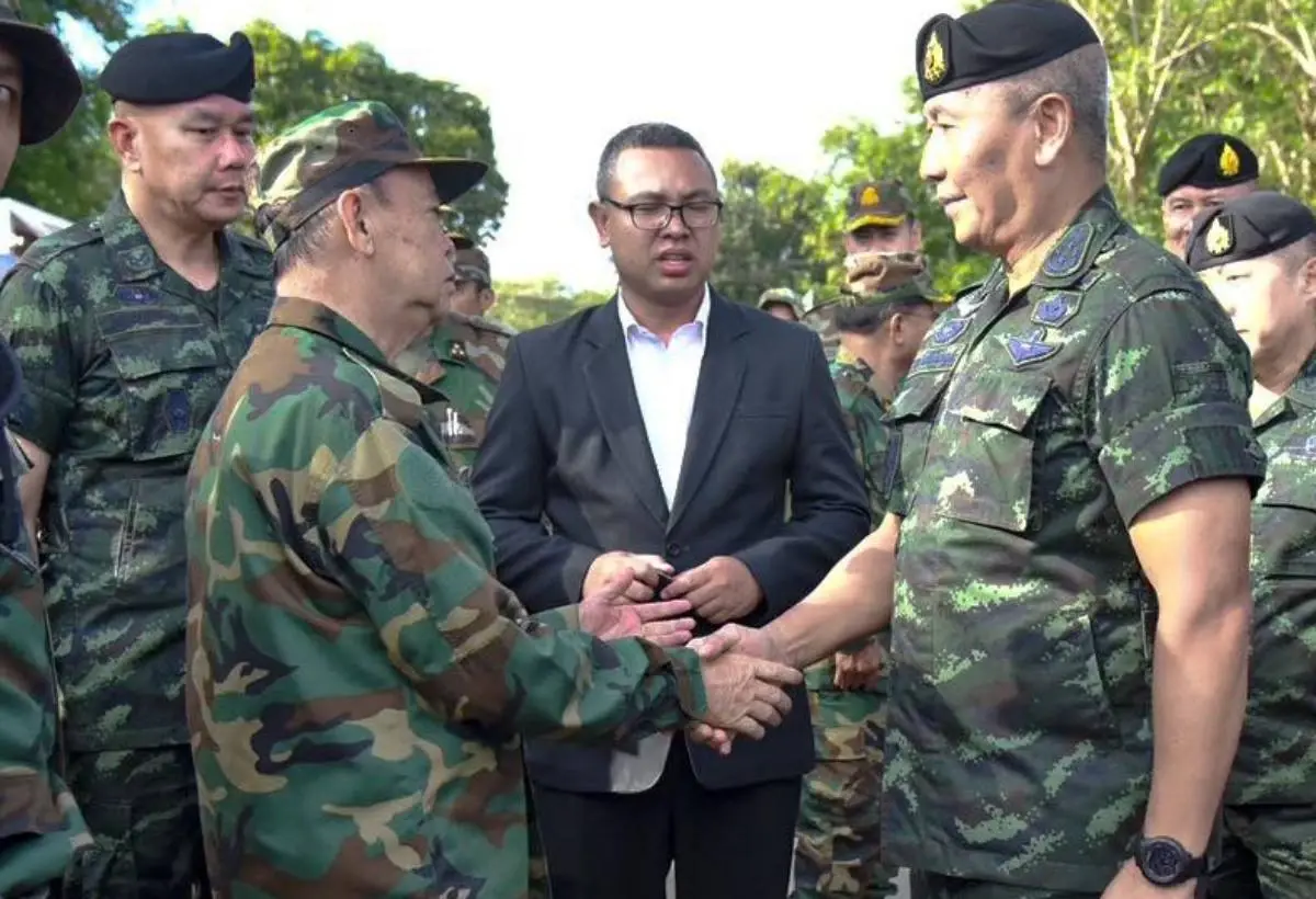 ไทม์ไลน์ปะทะช่องบก - คลิปคุย "อังเคิลฮุน เซน" สั่นเก้าอี้ "นายกฯ"