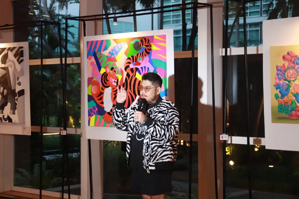 พูลแมน แปลงโฉมล็อบบี้ สู่แกลเลอรีศิลปะสุดเก๋ "PRIDE & PAINTS"