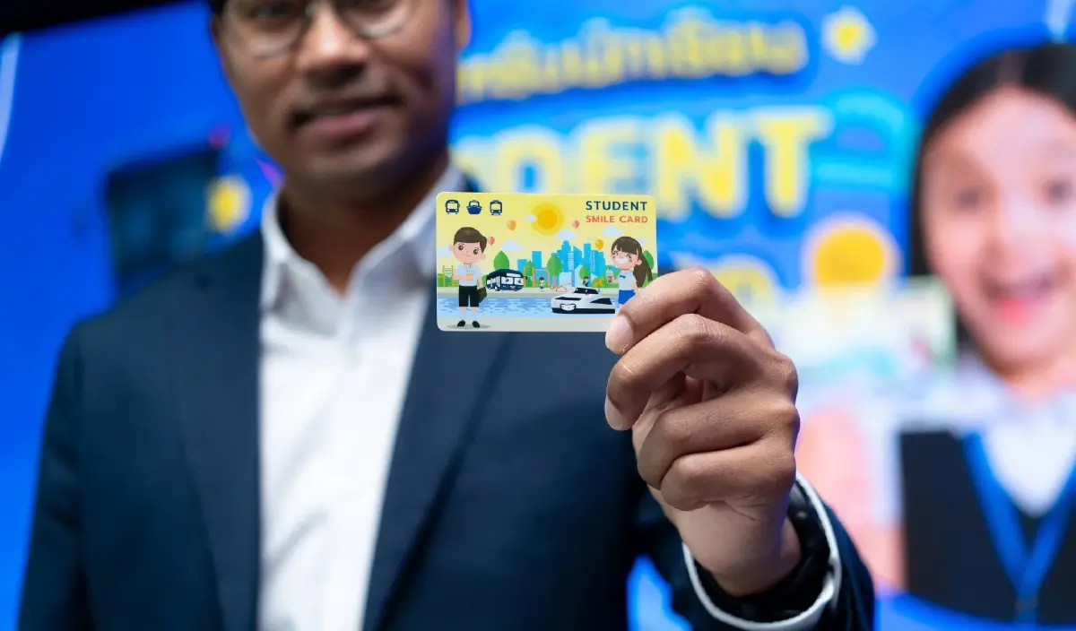 "TSB" ส่ง “Student Smile Card” ให้นร.เดินทาง 15 บาททั่วสาย