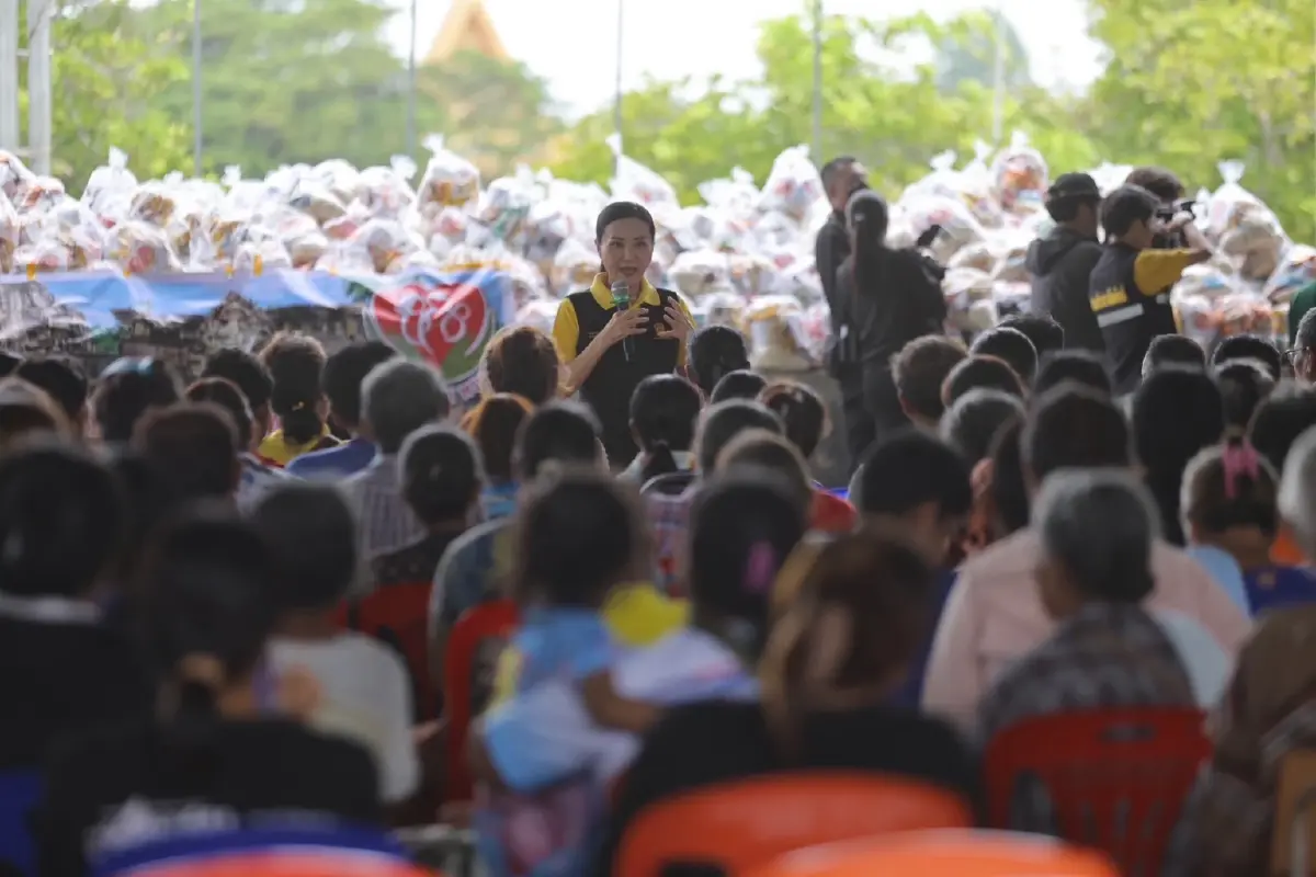 “รมว.นฤมล” เยี่ยมศูนย์พักพิง จ.สุรินทร์ ซึ้งใจครูเสียสละดูแลนักเรียนไม่ห่าง