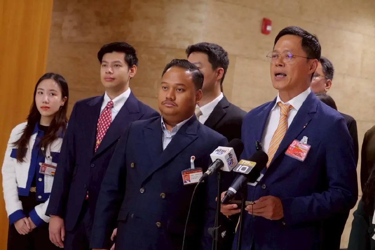 เปิดฤดูกาลงบกทม. ปีสุดท้าย ปชน. ย้ำ! จุดยืนดึงคนนอกร่วมพิจารณา