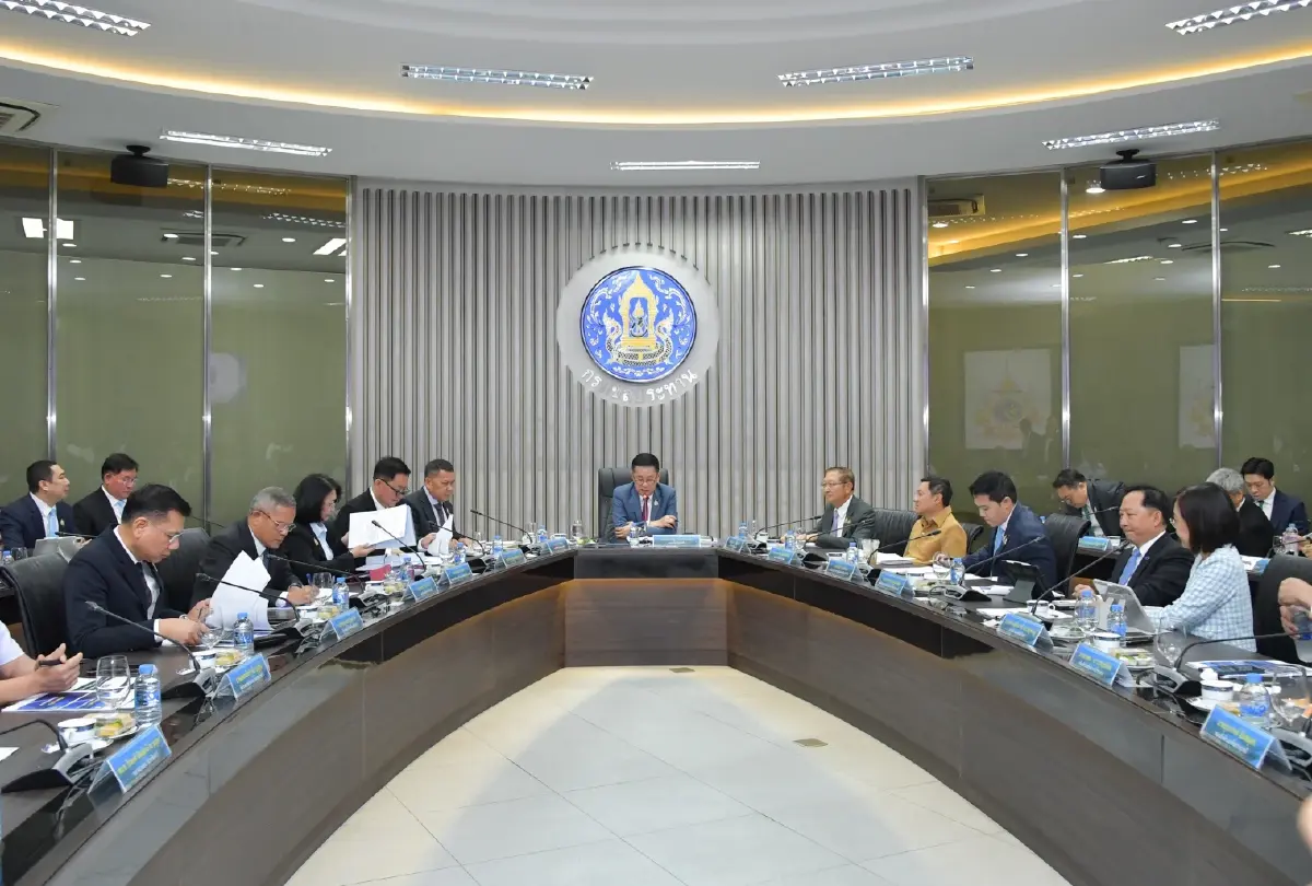 "รองนายกฯ ประเสริฐ" ตรวจแถว SWOC สั่งการรับมือฝนตกหนัก