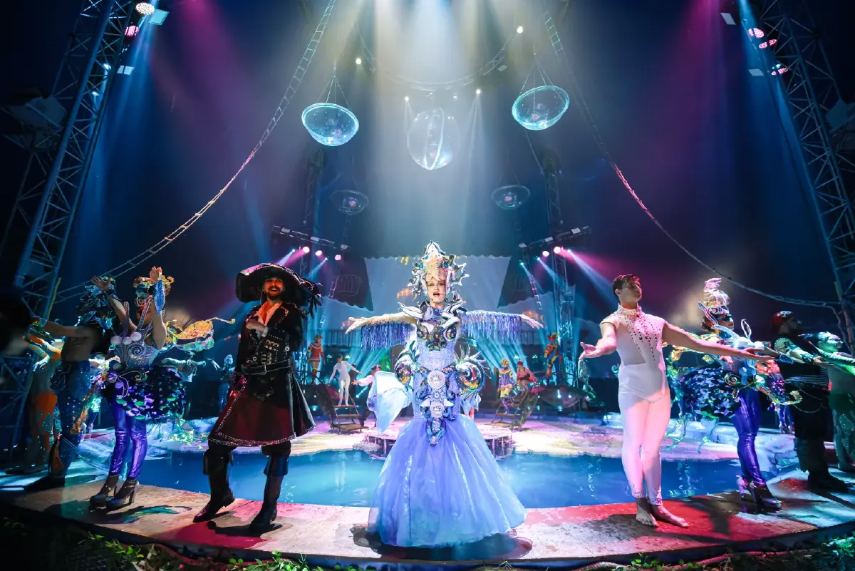 ภูเก็ตมีของใหม่ "Aqua Circus" โชว์กายกรรมเหินเวหา ผสานบัลเล่ต์กลางสายน้ำ