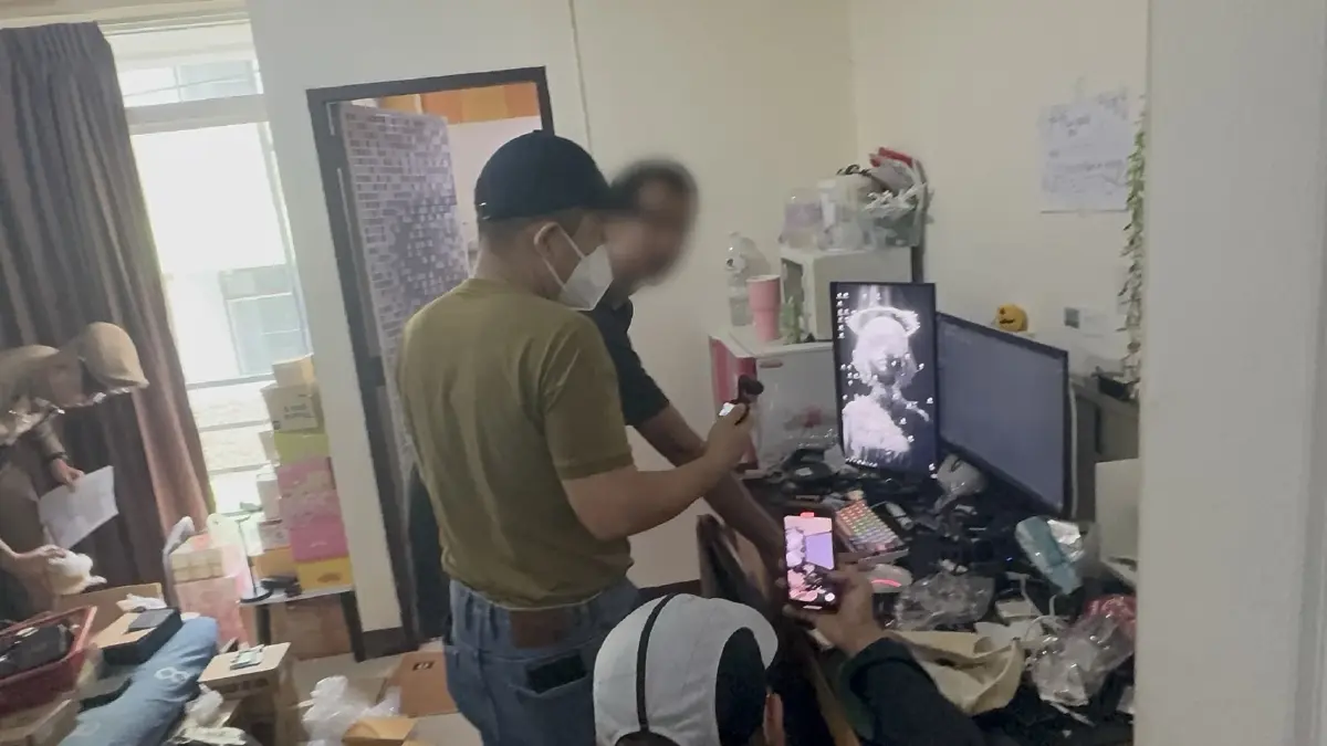 หนุ่มวัย 21 ใช้ AI เขียนโค้ดแฮ็กสัญญาณกล่องทีวี ก่อนนำขายเถื่อน