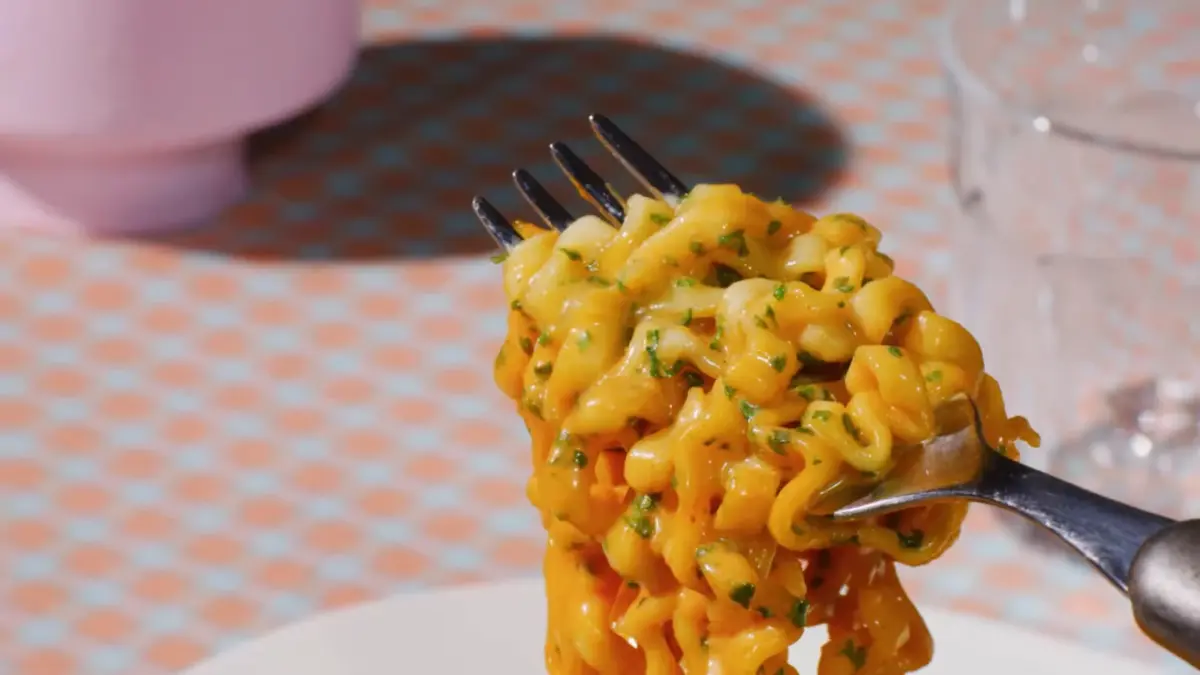 ถอดรหัส Buldak จากรามยอนไก่เผ็ด สู่แบรนด์มูลค่าเกือบ 3 แสนล้าน