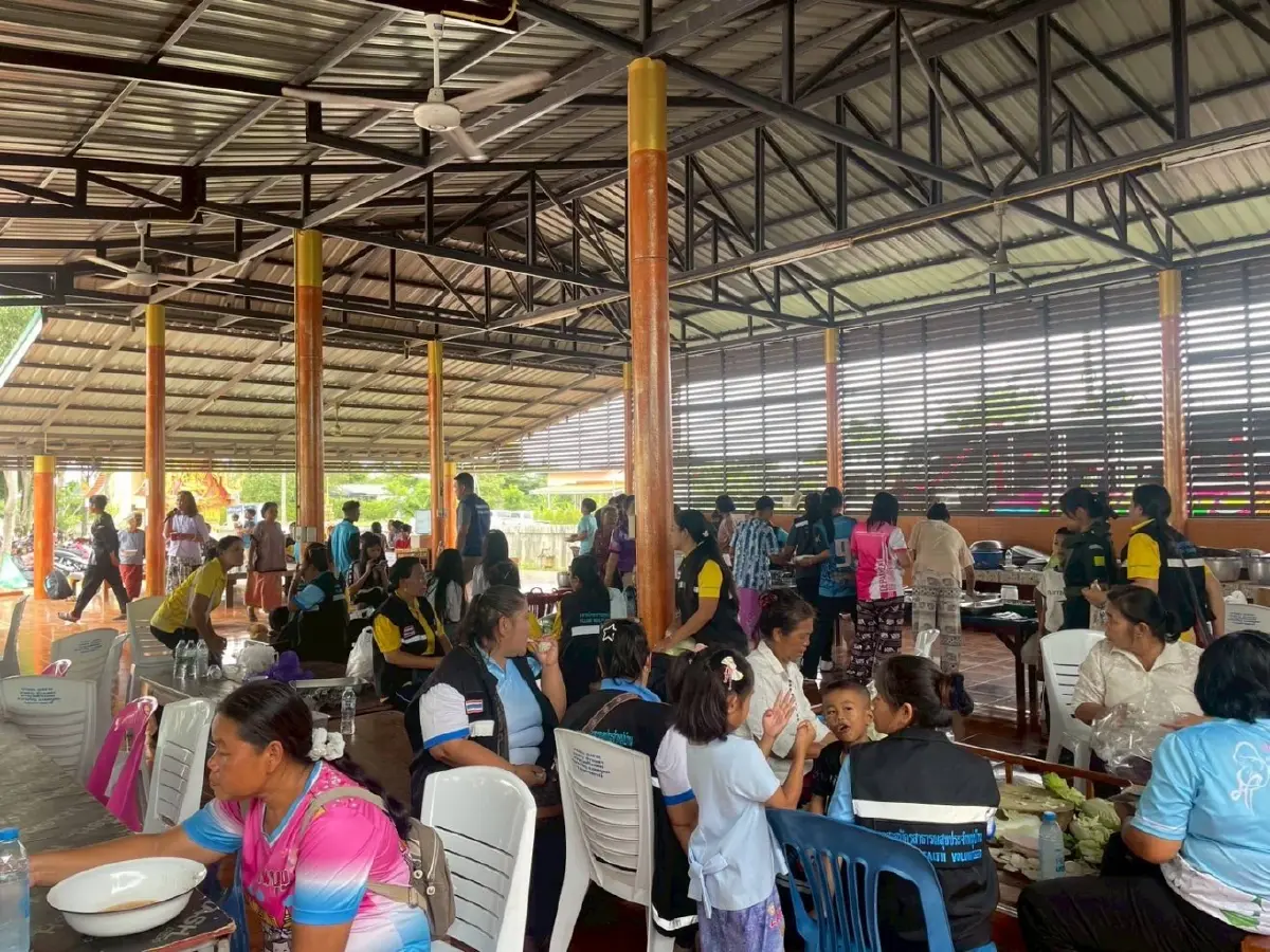 กรมน้ำบาดาลส่งน้ำดื่มบรรเทาทุกข์ผู้ประสบภัยชายแดนอุบลฯ