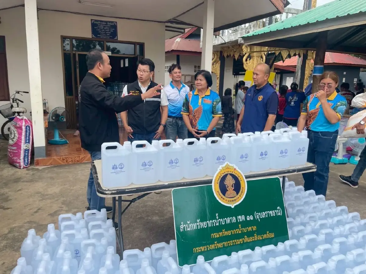 กรมน้ำบาดาลส่งน้ำดื่มบรรเทาทุกข์ผู้ประสบภัยชายแดนอุบลฯ
