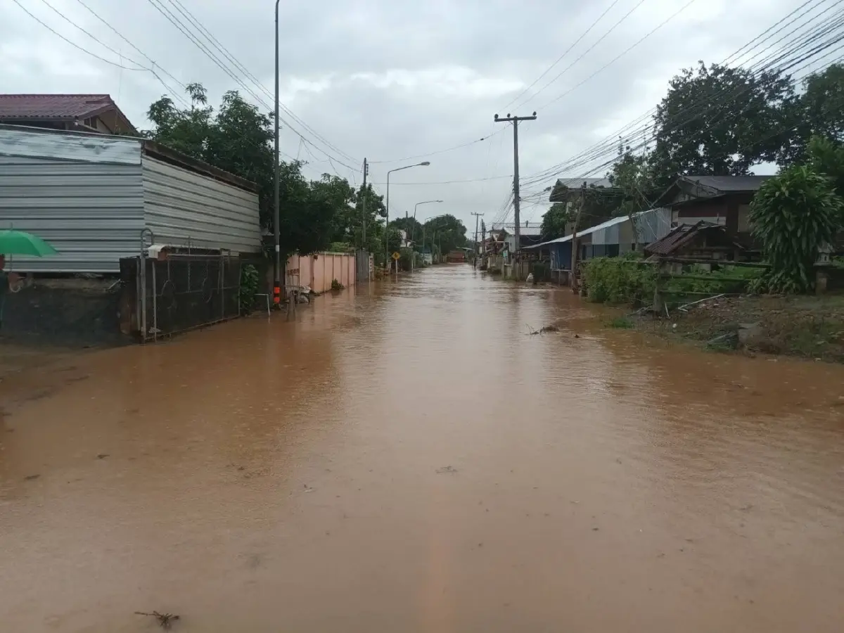 ขึ้นเหนือช่วงนี้ต้องเช็ก! น่านปิดถนน 2 สาย หลังฝนถล่ม น้ำท่วมหนัก