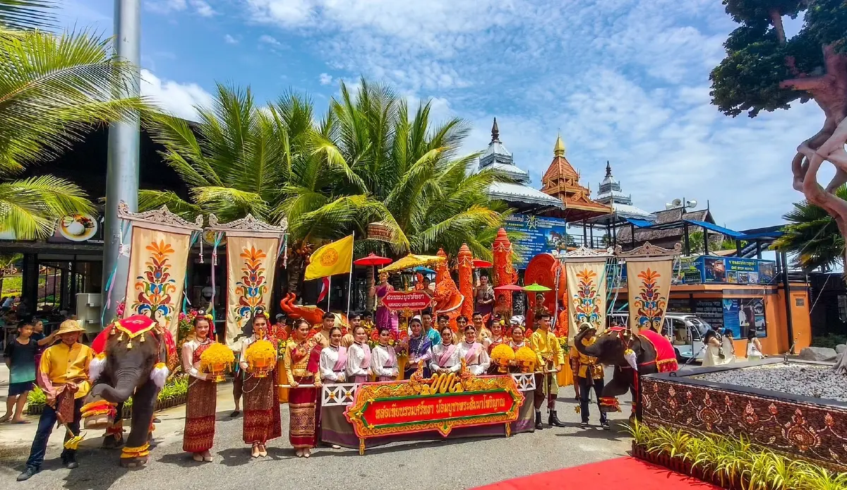 สวนนงนุชแห่เทียนพรรษา ถวาย 9 วัด สืบสานศูนย์กลางพุทธโลก