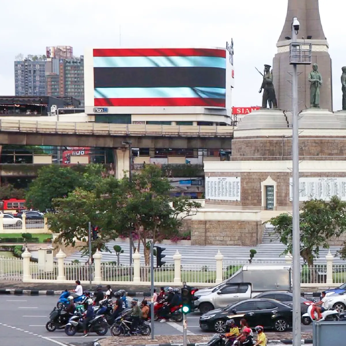 ถอดรหัส Plan B จากธงไทยบนทางด่วนกทม. สู่ใจกลางไทม์สแควร์