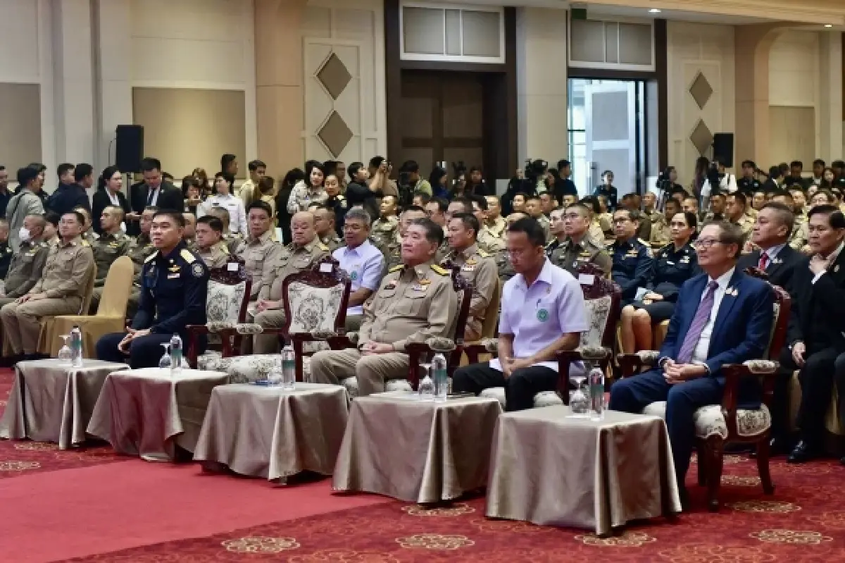 “ภูมิธรรม” ลั่นกวาดล้างยาเสพติดใน 3 เดือน ขู่เด้งหากพบเกียร์ว่าง