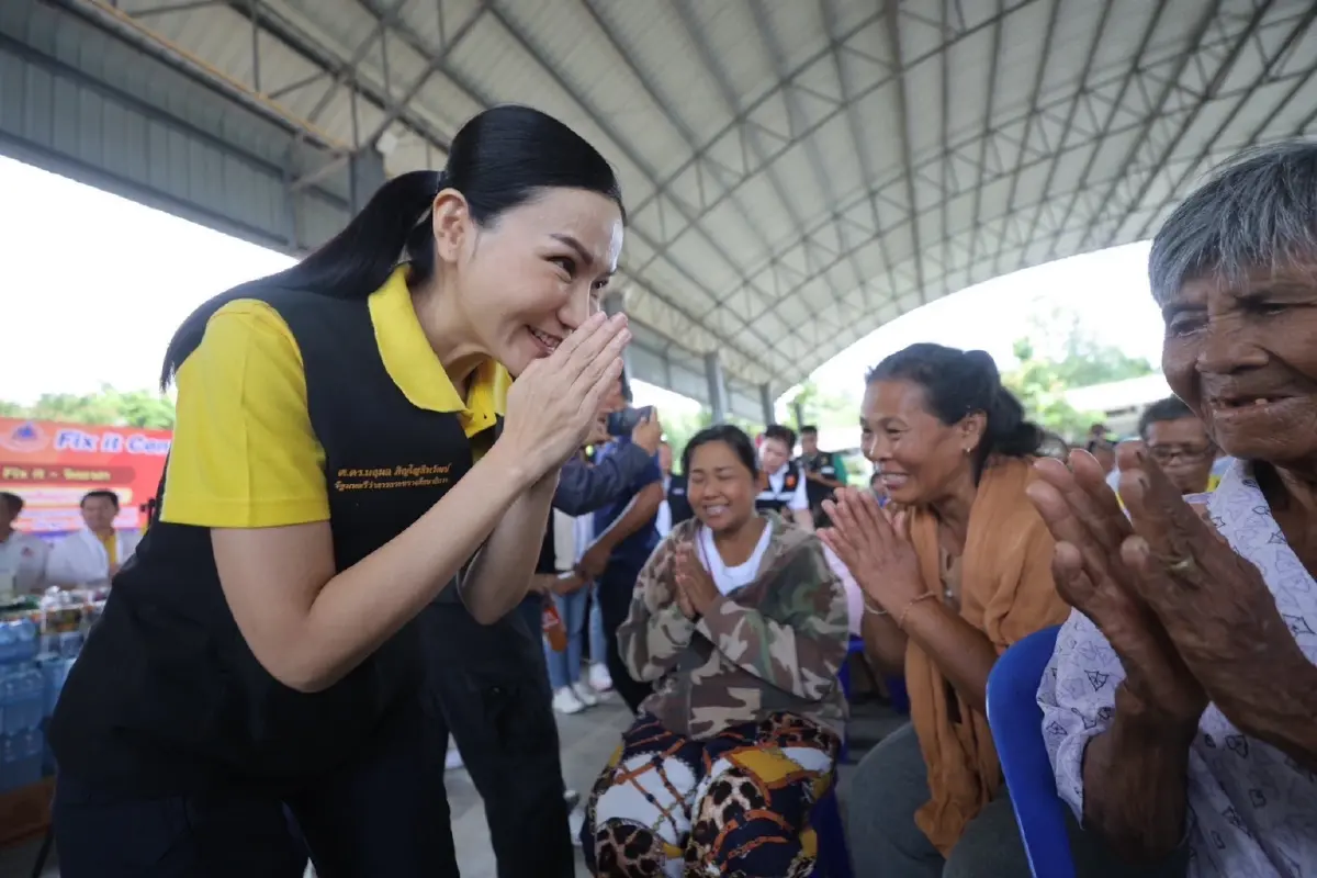 “รมว.นฤมล” เยี่ยมศูนย์พักพิง จ.สุรินทร์ ซึ้งใจครูเสียสละดูแลนักเรียนไม่ห่าง