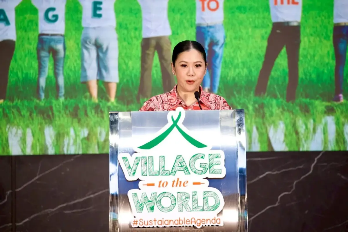 นางสาวฐาปนีย์ เกียรติไพบูลย์ ผู้ว่าการการท่องเที่ยวแห่งประเทศไทย (ททท.)