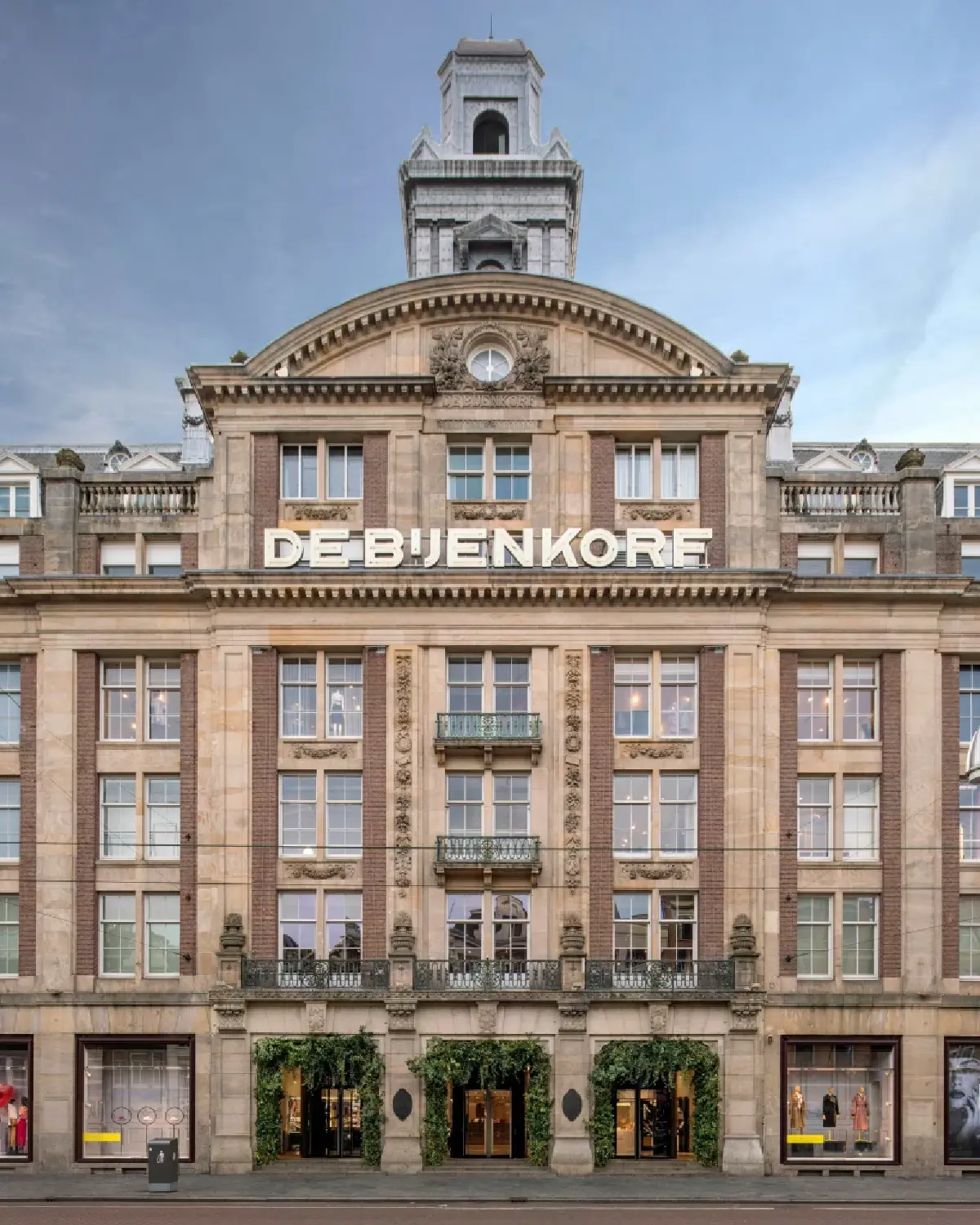 เจน 4 จิราธิวัฒน์ “ฌอน ฮิลล์” นั่งแท่นซีอีโอห้างหรู “ดี แบนคอร์ฟ”