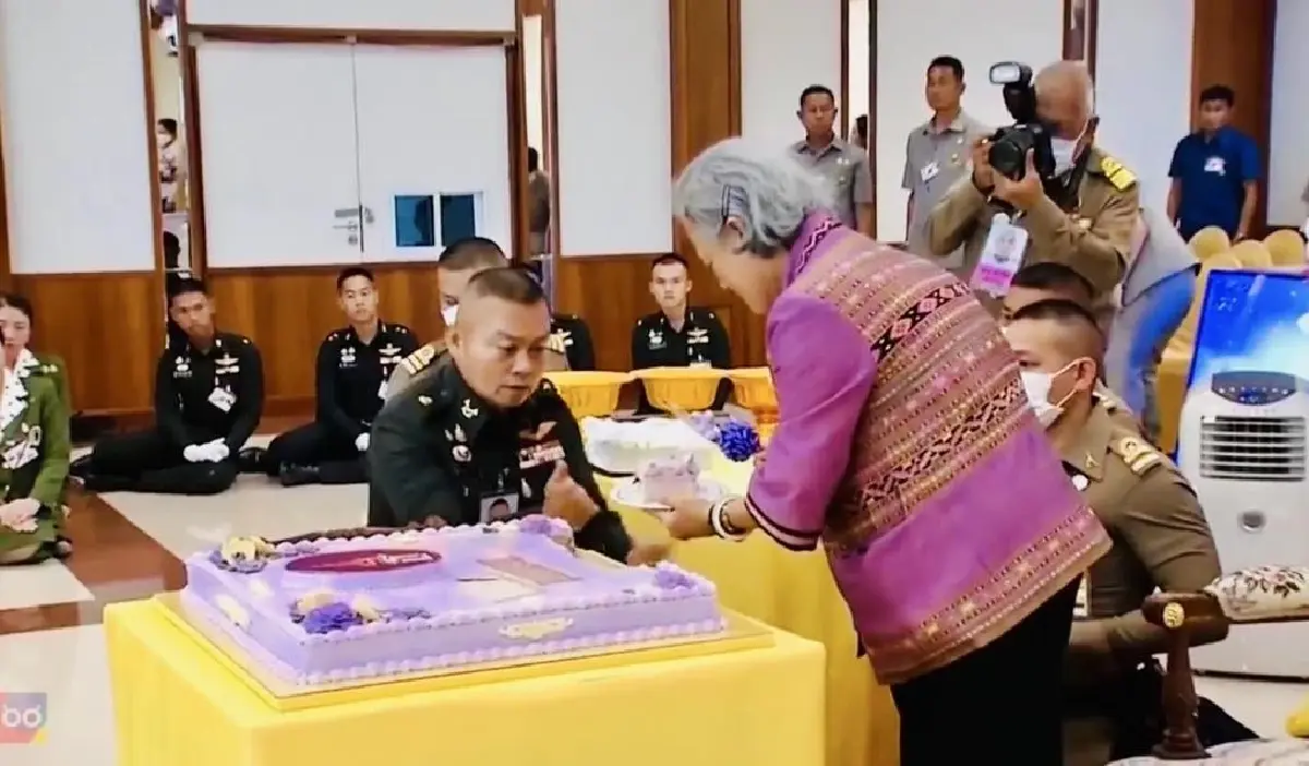 กรมสมเด็จพระเทพฯ พระราชทานพระ “มทภ.2” แจกจ่ายทหารชายแดนกัมพูชา