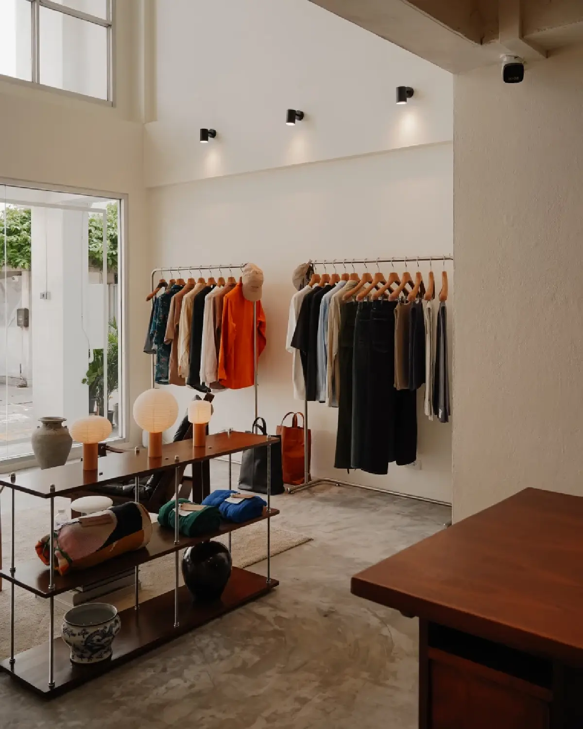 Fewer Better Things ฉีกกฎ Fast Fashion ไม่สนสนามอีคอมเมิร์ซ