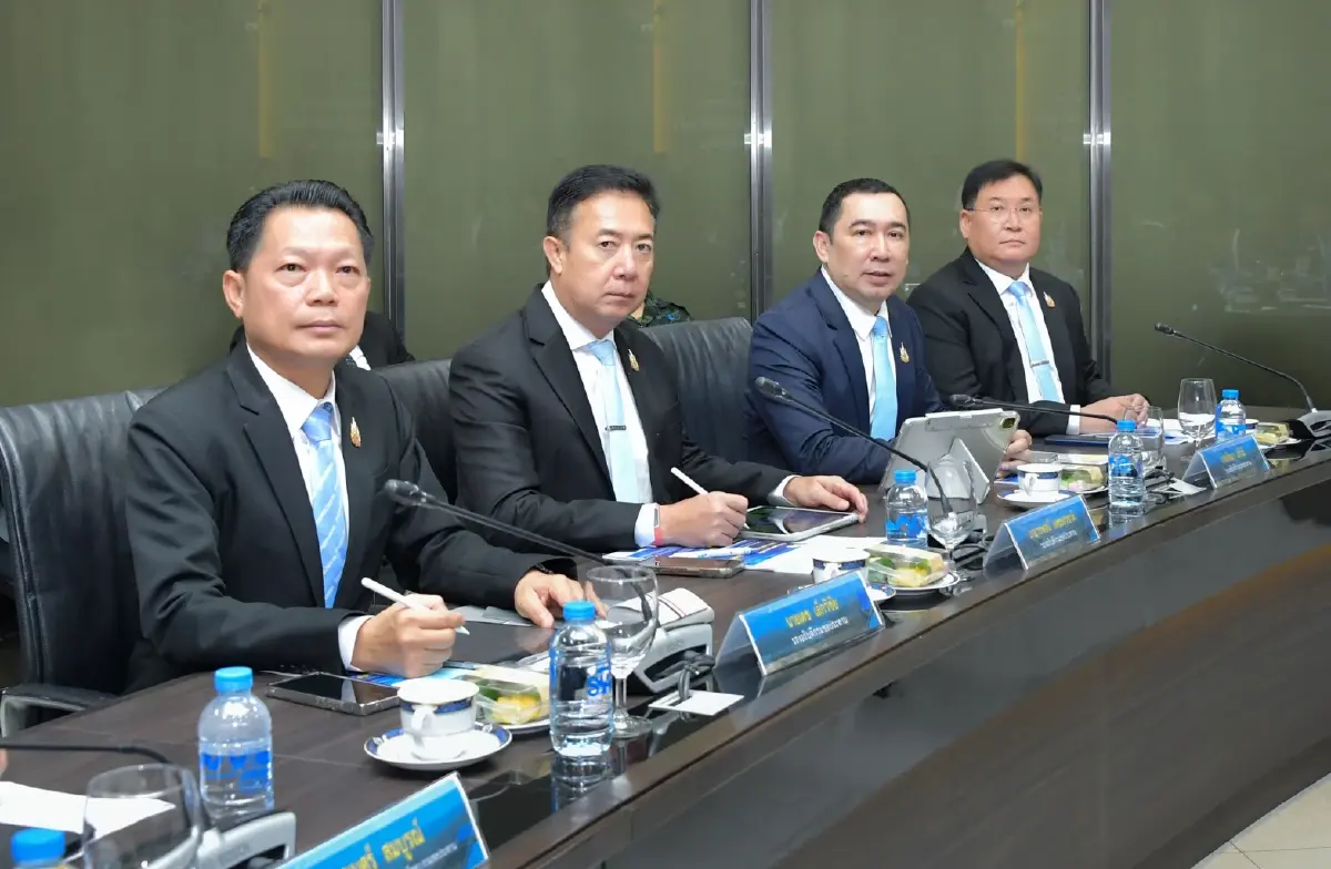 "รองนายกฯ ประเสริฐ" ตรวจแถว SWOC สั่งการรับมือฝนตกหนัก