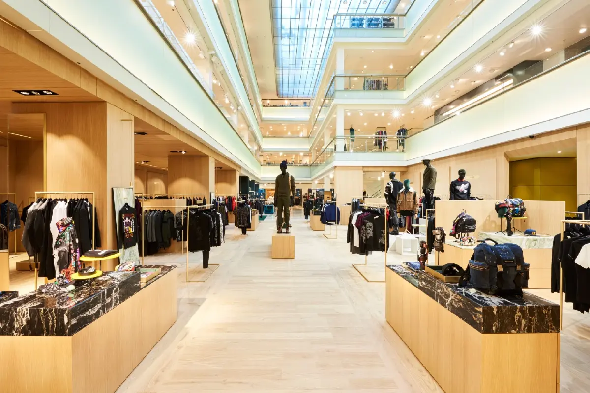 เจน 4 จิราธิวัฒน์ “ฌอน ฮิลล์” นั่งแท่นซีอีโอห้างหรู “ดี แบนคอร์ฟ”