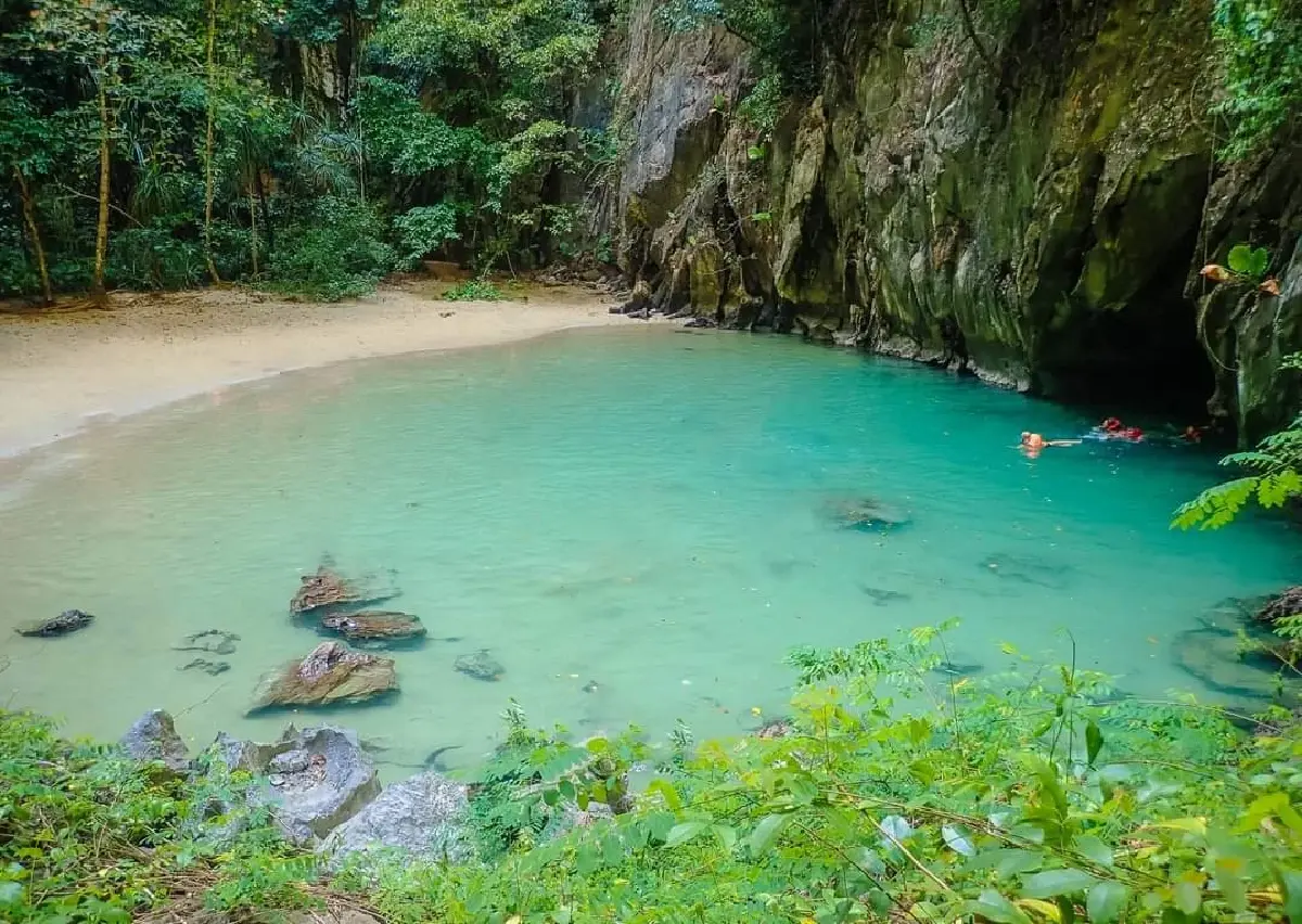 ถ้ำมรกต อุทยานแห่งชาติหาดเจ้าไหม จ.ตรัง