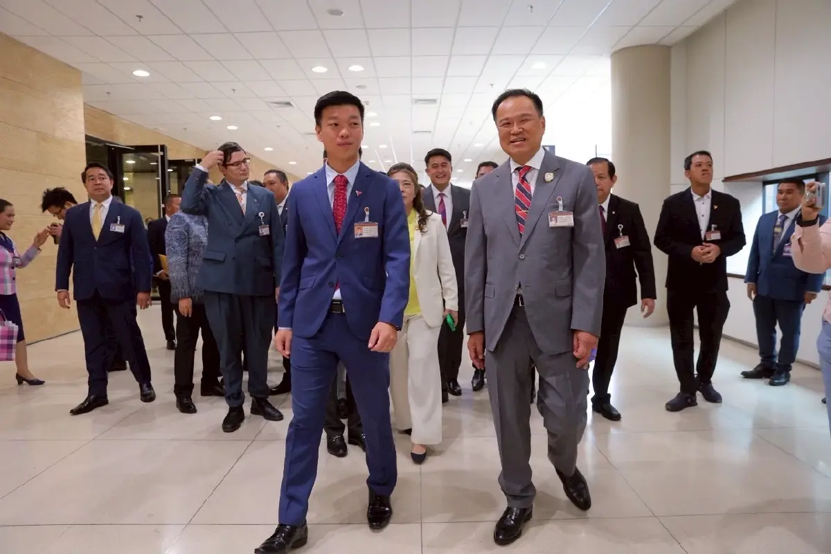 'ณัฐพงษ์' ถก พรรคฝ่ายค้าน ก่อนเปิดสมัยประชุมสภา 'อนุทิน' ร่วมวง