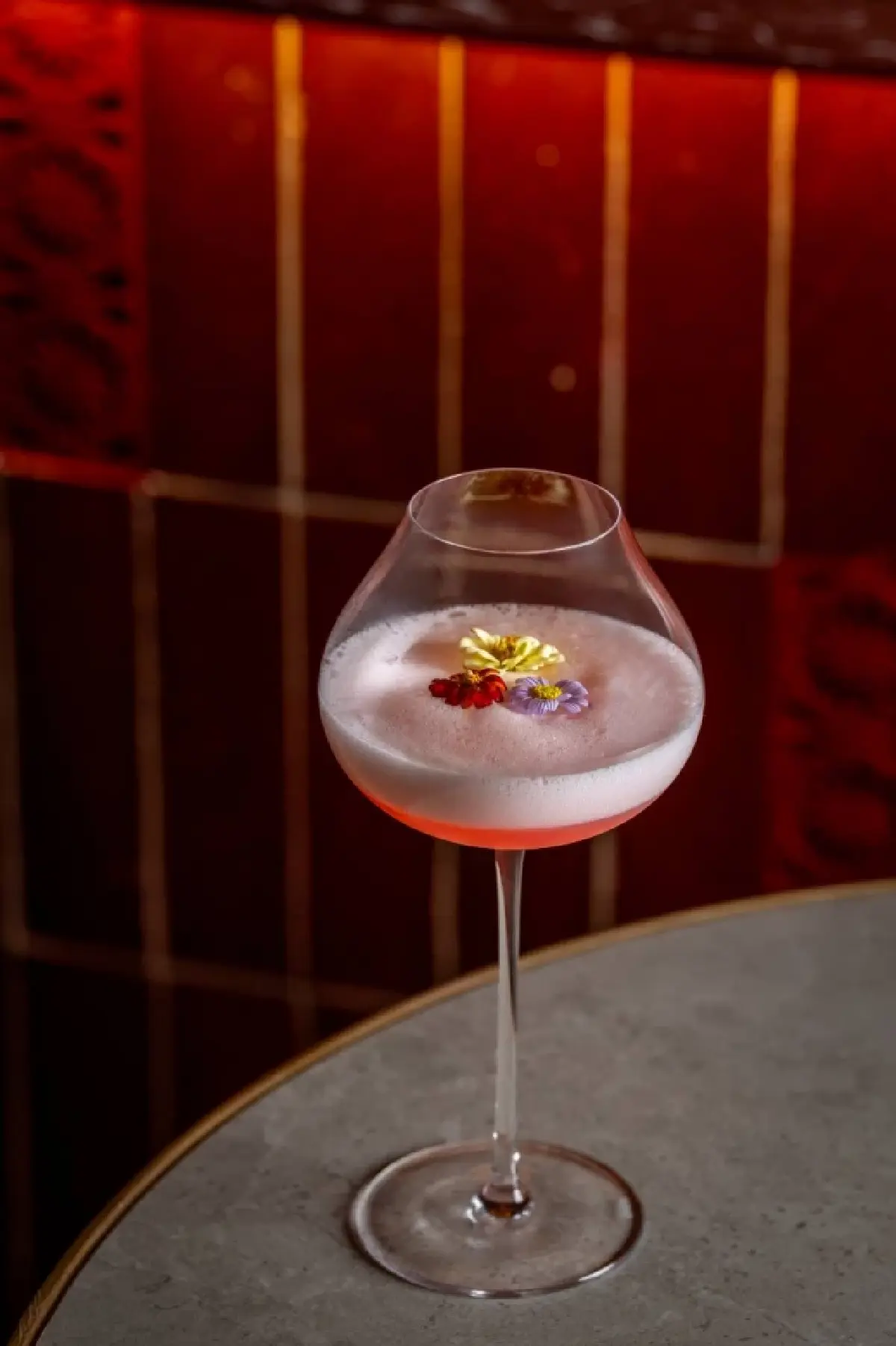 ดื่มด่ำยามเย็นสุดโรแมนติกริมทะเลสุดหรูที่ Zbar เดอะ นาคา ภูเก็ต