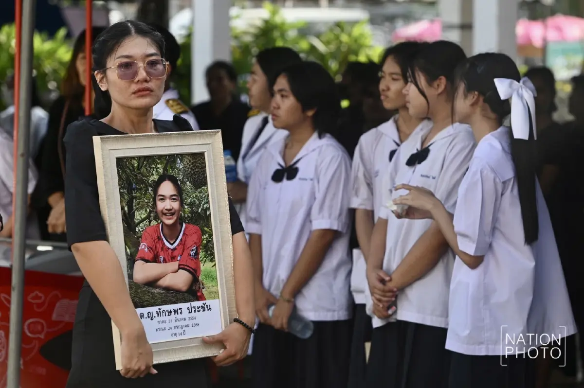 ในหลวง โปรดเกล้าฯพระราชทานเพลิงศพเหยื่อเหตุปะทะชายแดนไทย-กัมพูชา