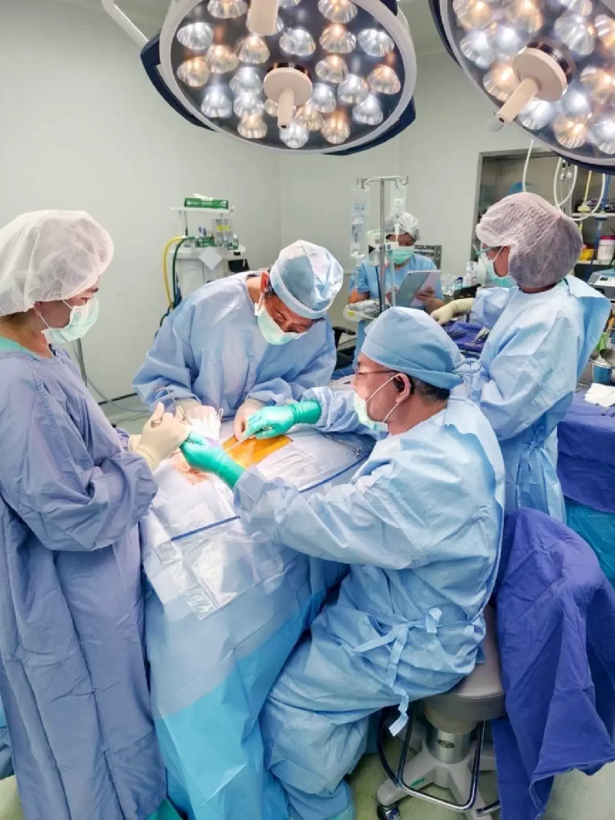 การผ่าตัด