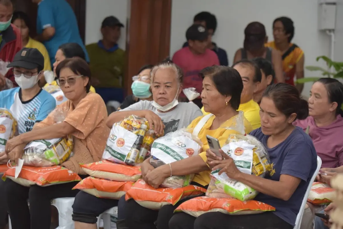 เครือซีพี ส่งมอบถุงกำลังใจ 1,000 ชุด พร้อมระดม “ซีพีอาสา” ลงพื้นที่ฟื้นฟูจังหวัดน่านหลังน้ำลด