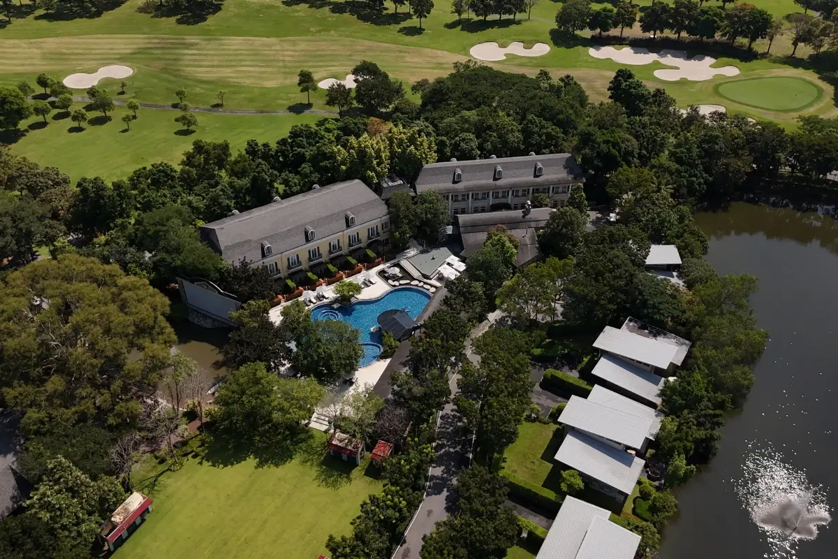 แรนโช ชาญวีร์ รีสอร์ต แอนด์ คันทรีคลับ (Rancho Charnvee Resort &amp; Country Club)