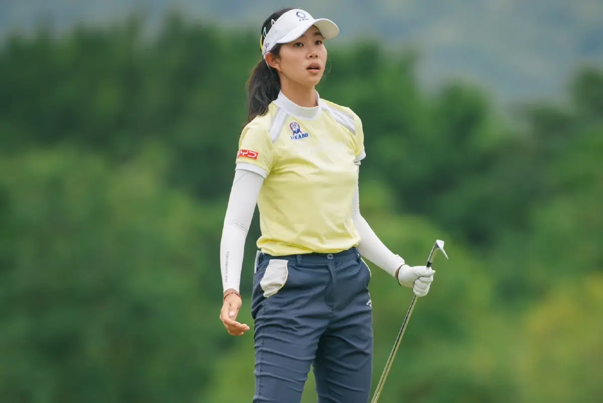 ฝนถล่มหยุดแข่งกอล์ฟ “ทรัสต์กอล์ฟ มิกซ์” หวัง เว่ย-ซวน นำ