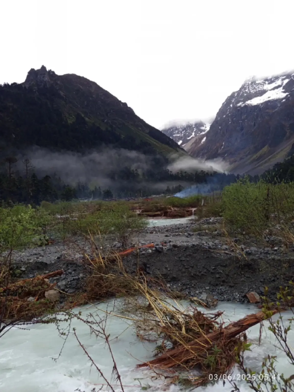 ภาพแสดงให้เห็นร่องรอยน้ำแข็งที่ละลาย จากคำบอกเล่าของเทวาเดมา