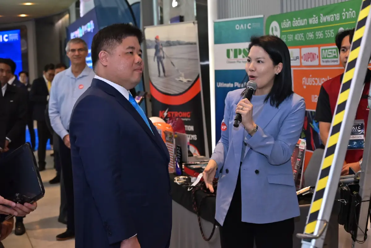 นายพงศ์กวิน จึงรุ่งเรืองกิจ 