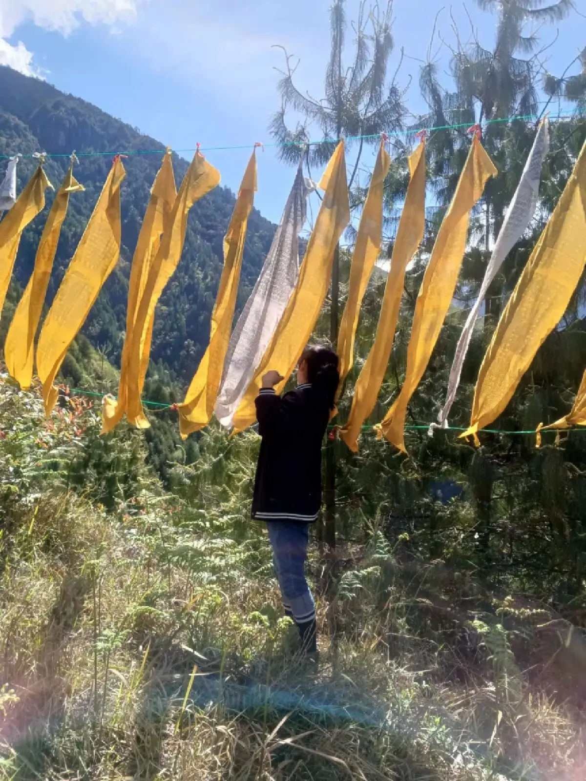 ธงมนตรา สัญลักษณ์ของพุทธศาสนาแบบชาวทิเบต