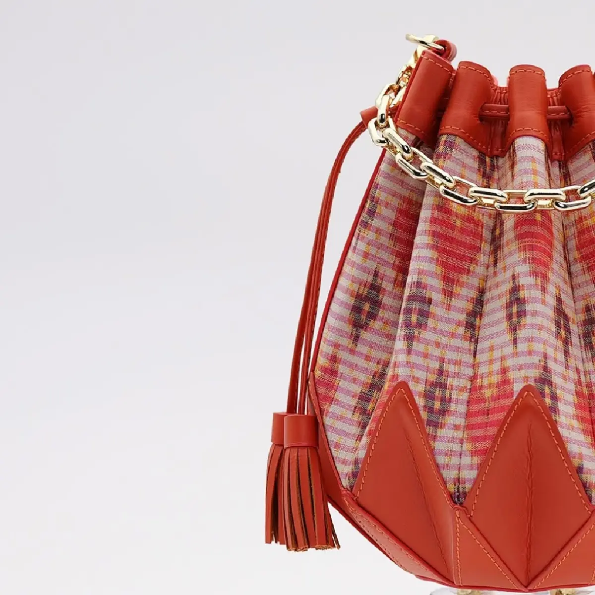 “สะเลเต” กระเป๋าผ้าไหมแบรนด์ไทยมาแรง คนรุ่นใหม่ใช้แล้วไม่เชย