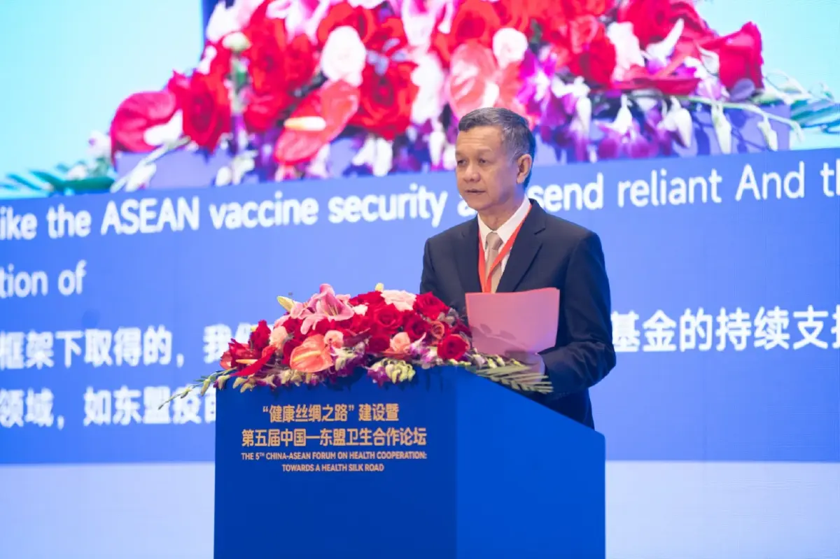 นพ.พงศธร พอกเพิ่มดี รองปลัดกระทรวงสาธารณสุข