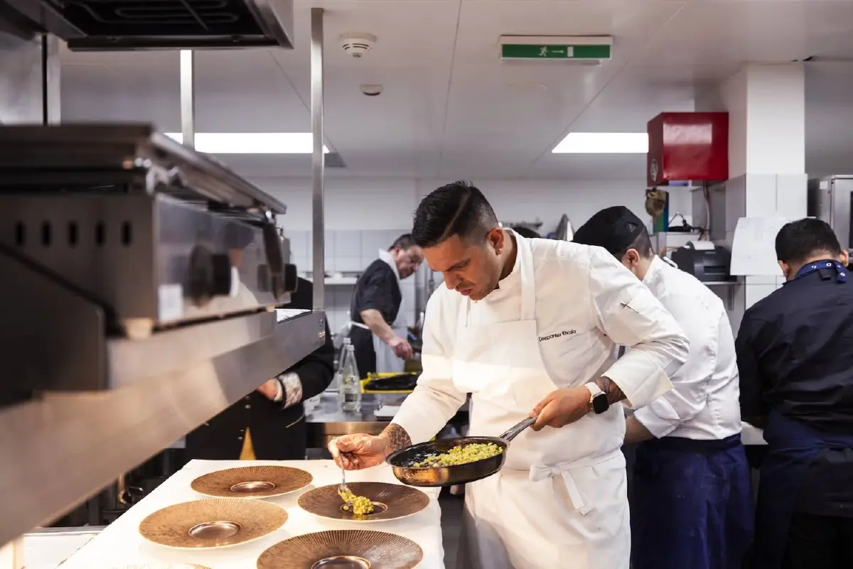 โอมากาเสะ Namu X HAŌMA ที่ W Koh Samui สัมผัสอูมามิและเครื่องเทศ