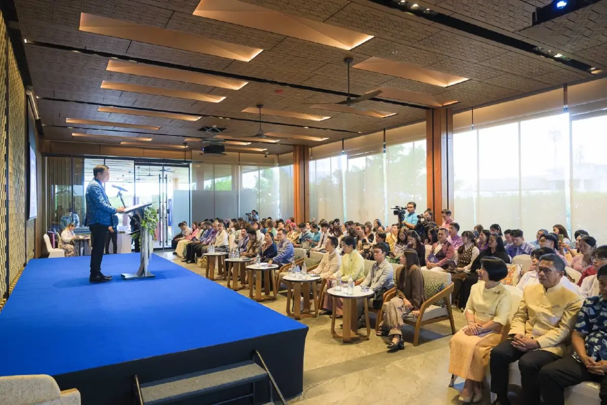 กรมการพัฒนาชุมชน เปิดตัว Thai Textiles Trend Book 2025–2026