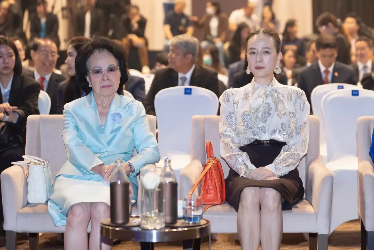 “มาดามแป้ง” นำทีมเมืองไทยประกันภัย คว้ารางวัลเกียรติยศสูงสุดจาก คปภ.