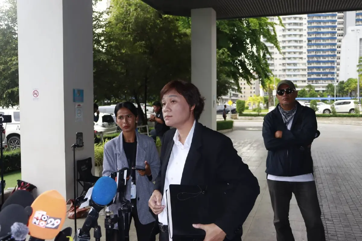 สีกาเยอรมัน ส่งทนายนำเส้นเงิน &quot;วัดดังปทุมฯ&quot; มอบกองปราบ