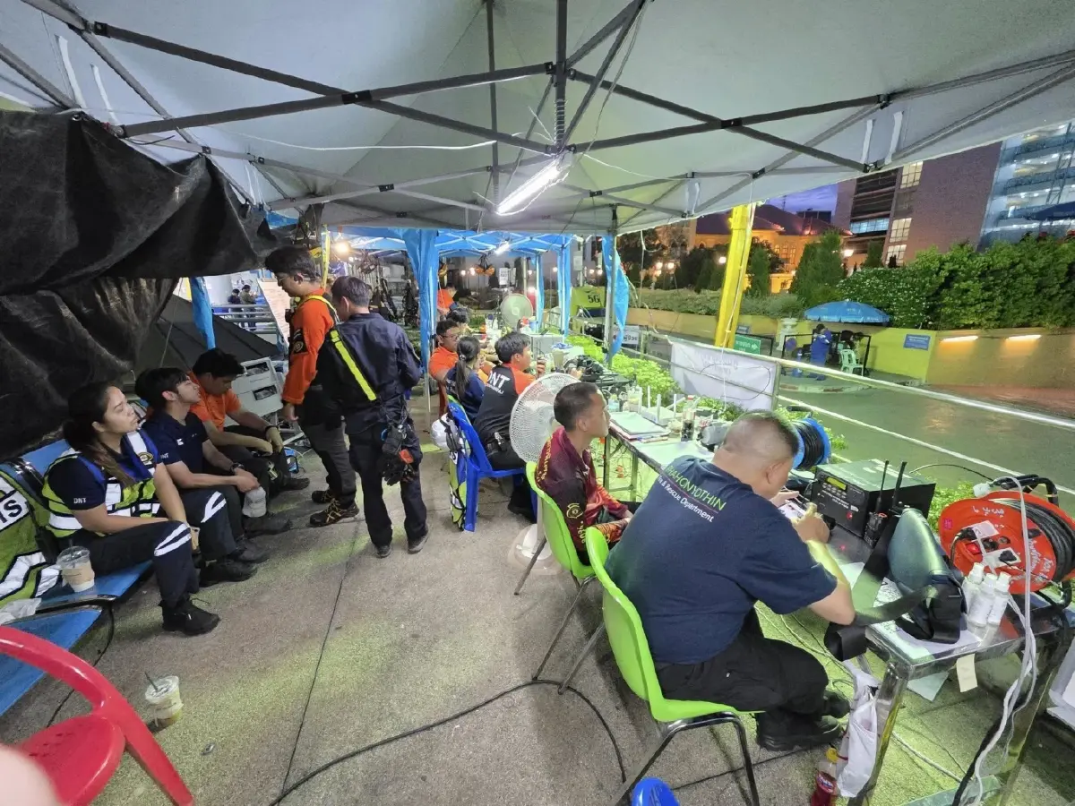 อนุทิน– ชัชชาติ ลงพื้นที่ติดตาม แก้ปัญหาถนนยุบหน้า รพ.วชิรฯ