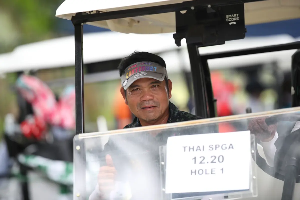 อุดร ดวงเดชา พลิกนำโด่ง 4 สโตรก จ่อแชมป์กอล์ฟอาชีพที่ 15