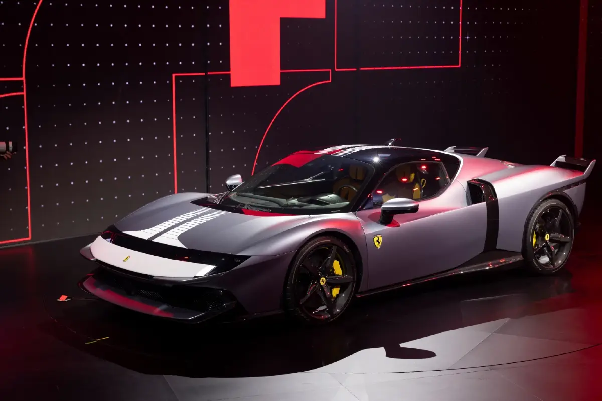 สานตำนานยุค 80 ! เฟอร์รารี่เผยรถสปอร์ต ไฮบริดใหม่ เริ่ม 17.9 ล้าน