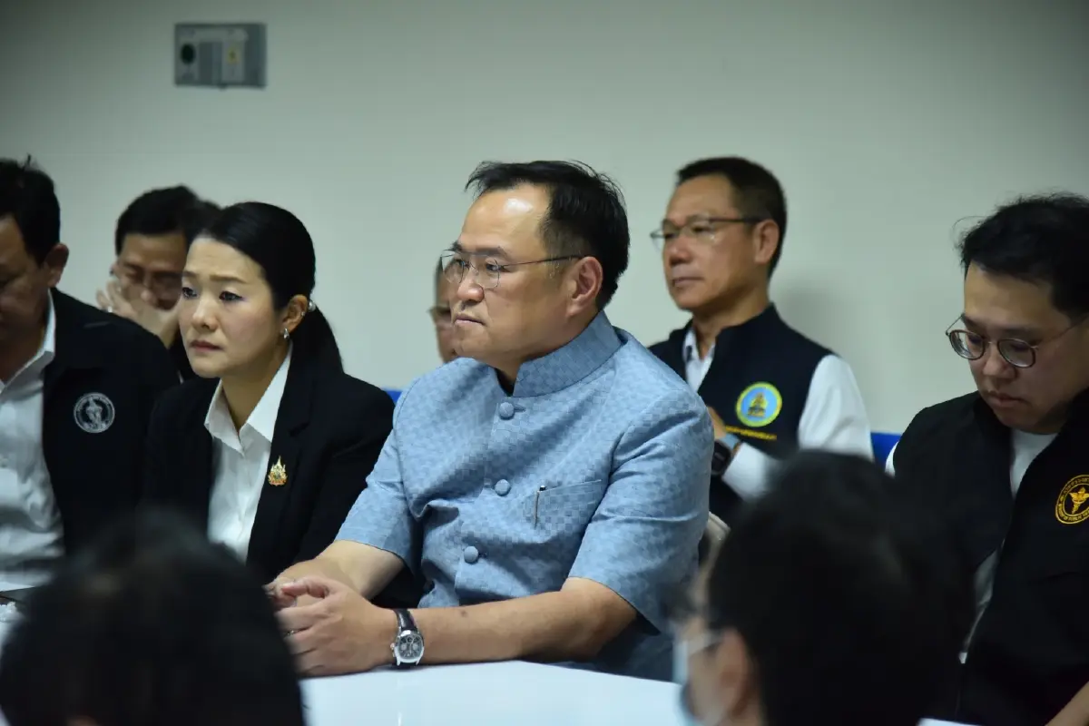 'อนุทิน' เผยสาเหตุ &quot;ถนนสามเสนทรุดตัว&quot; สั่ง รฟม.รวบรวมความเสียหาย