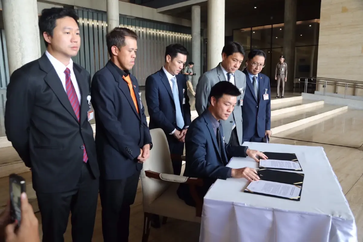 ถอดบทเรียน "รัฐบาลเสียงข้างน้อย" สไตล์ไทย VS ต่างประเทศ