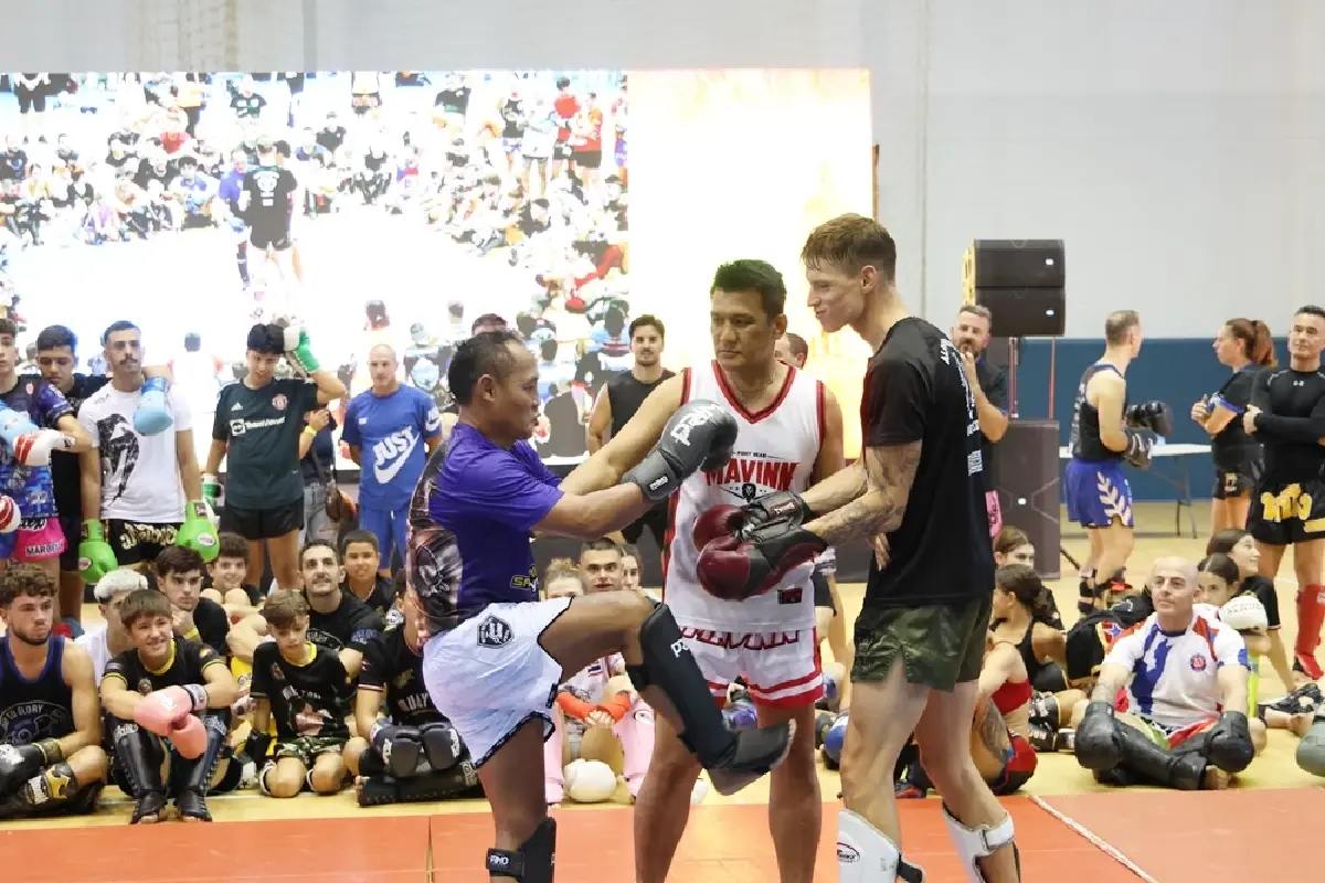 3 ยอดนักชกไทยบุกแดนกระทิงดุ ถ่ายทอดมวยไทย มาสเตอร์ คลาส 2025