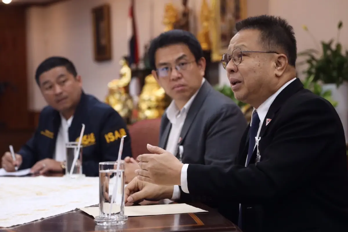 “วิโรจน์-สมดุลย์” แฉขบวนการ "ส่วยสัญชาติ" เรียกเงินแลกสัญชาติ - บัตรประชาชน